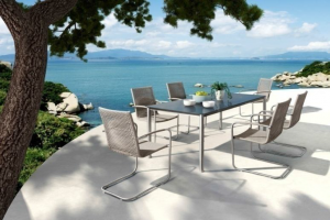 Lees meer over het artikel Tuinmeubels