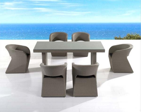 Lees meer over het artikel Tuinsets