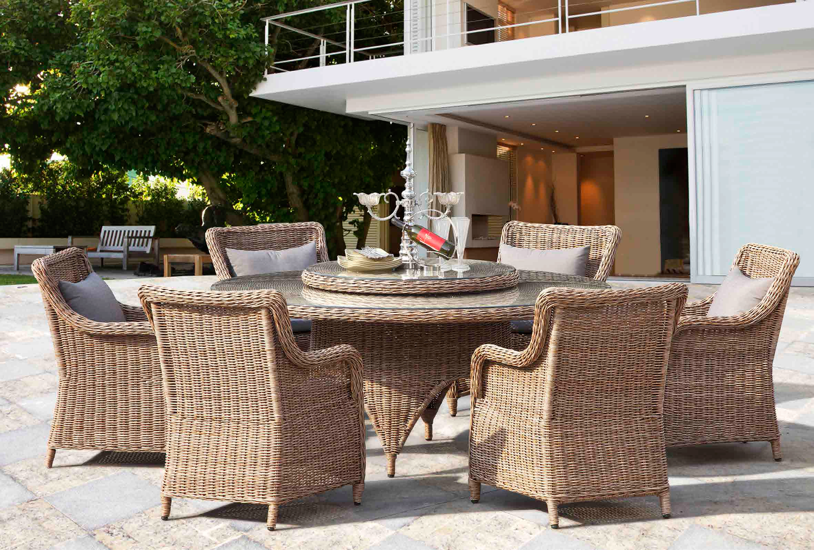 Lees meer over het artikel Ronde Tuinset