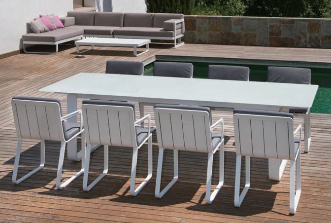 Lees meer over het artikel Tuinmeubelen online