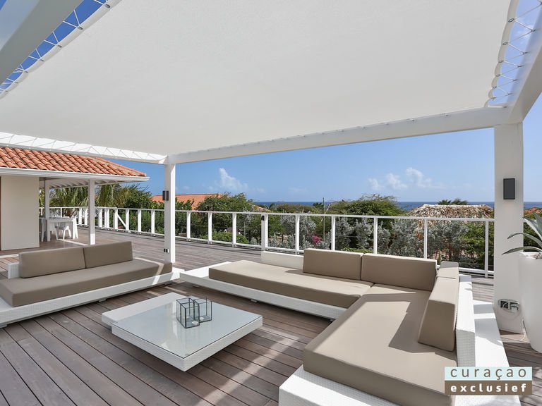 Lees meer over het artikel Tuinmeubelen