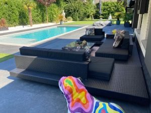 Lees meer over het artikel trendy zwarte Tuinmeubelen