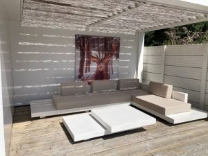 Lees meer over het artikel luxe tuinmeubelen