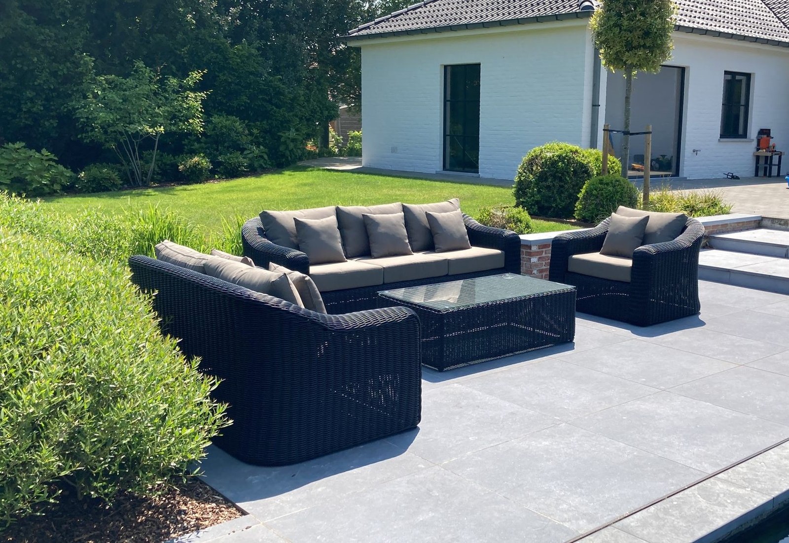 Lees meer over het artikel loungesets tuin